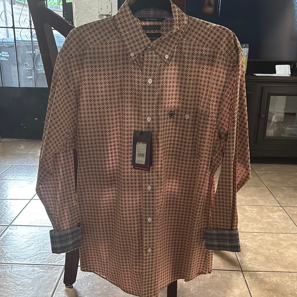 Men's Patterned Button-Down Shirt